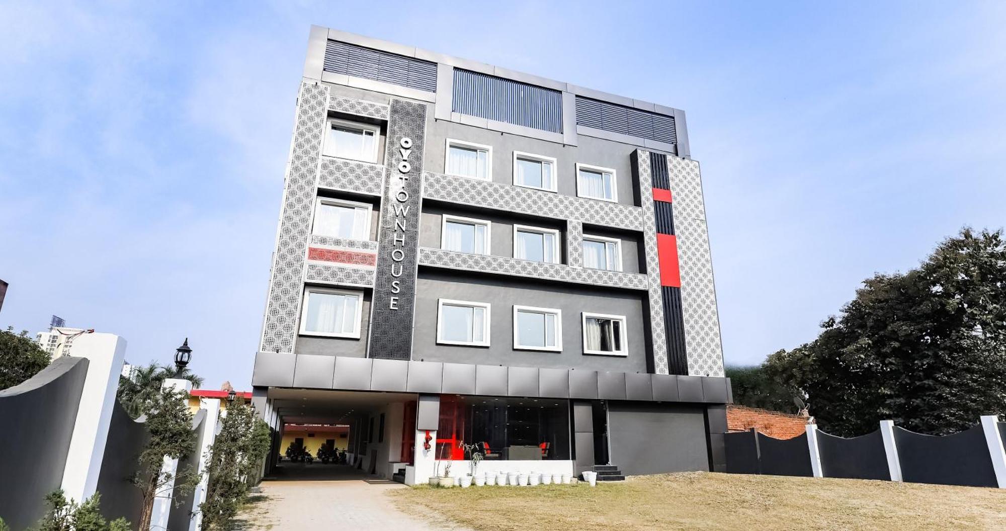 Townhouse Prithvi Resort Near Phoenix Palassio Lucknow Buitenkant foto