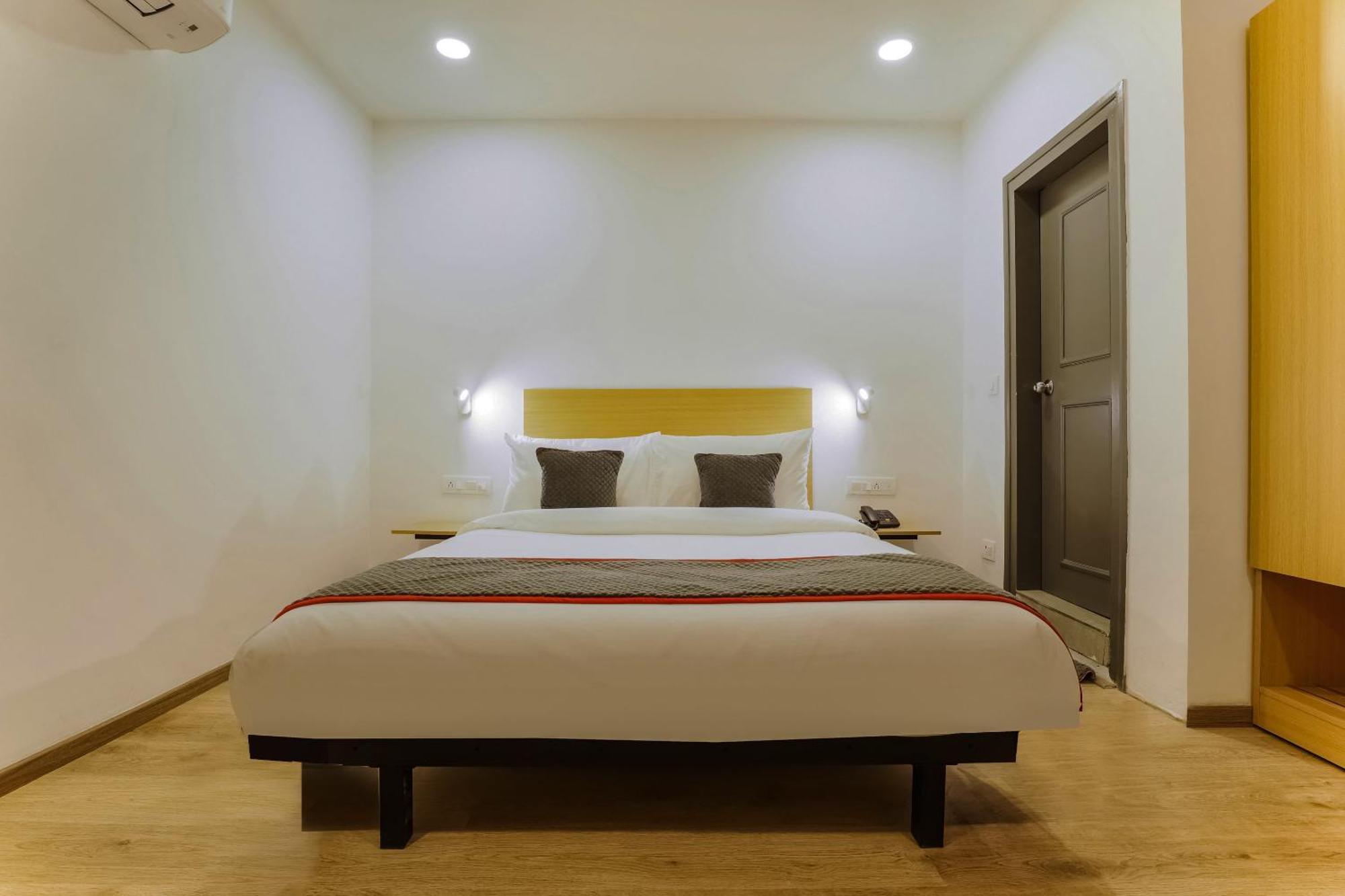 Townhouse Prithvi Resort Near Phoenix Palassio Lucknow Buitenkant foto
